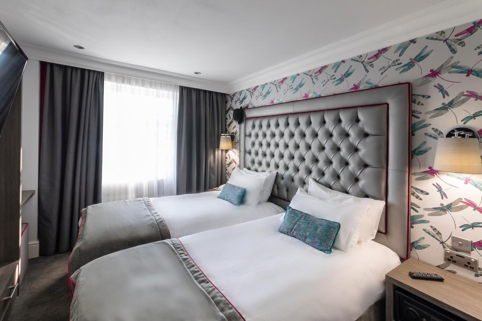 เดอะ เบเวอร์ลีย์ โฮเต็ล ลอนดอน - วิกตอเรีย Hotel ภายนอก รูปภาพ